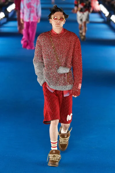 Look 32